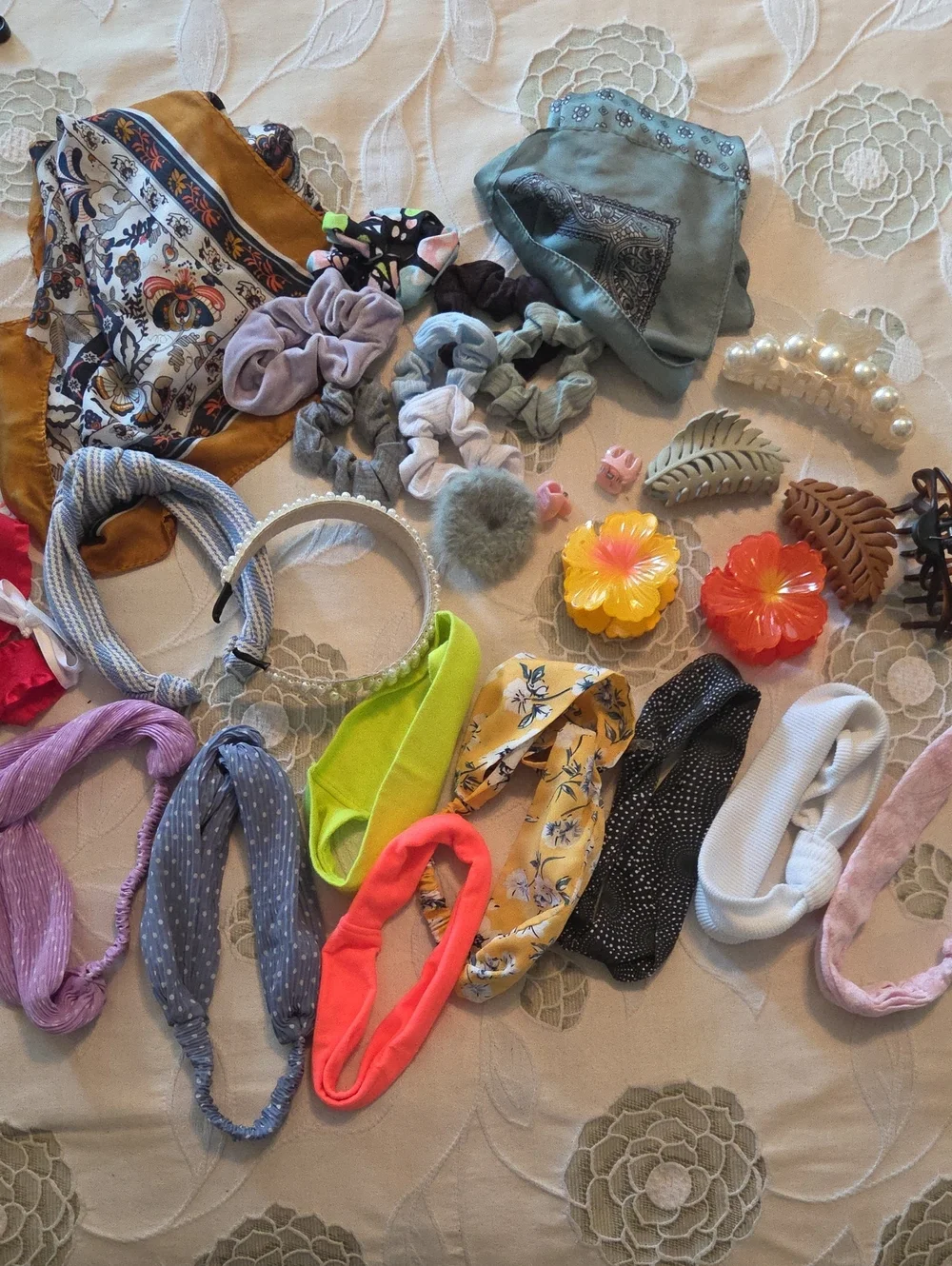 28 Piece Hair Accessories Bundle